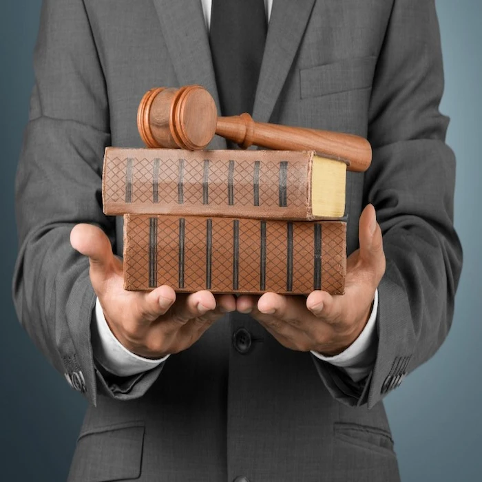 محامي مختص في قضايا غسيل الاموال